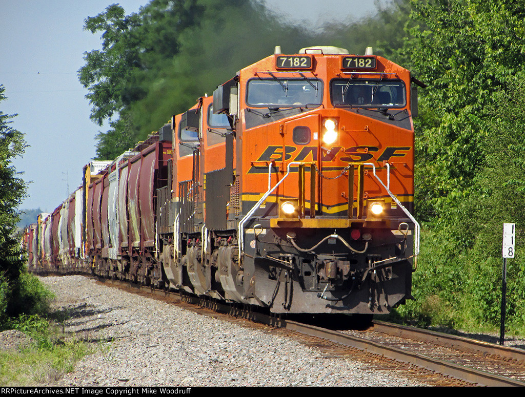 BNSF 7182